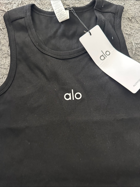 ALO Yoga Tops - ALO Yoga Black Ribbed Cropped Tank Top